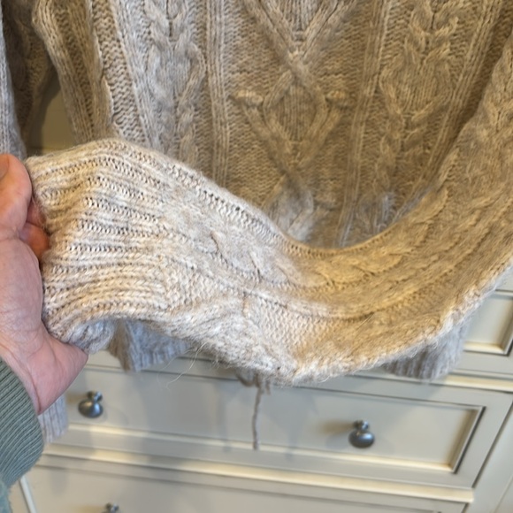 HEARTLOOM wool mix sweater, size M - Picture 3 of 7